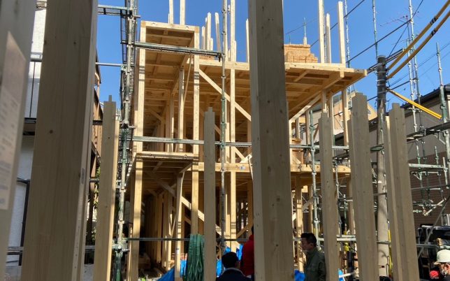 木造住宅の建方作業